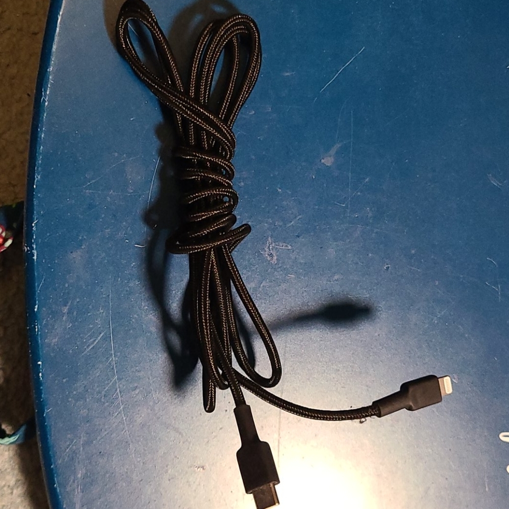 IPad C adaptor cord